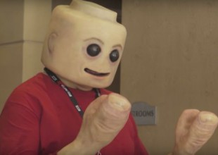 El disfraz de LEGO más aterrador del mundo