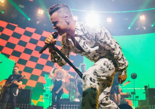#AMF10: Calvin Harris y Robbie Williams hicieron vibrar a Londres!