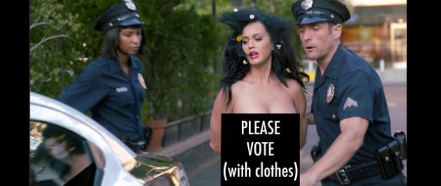 Katy Perry se desnuda para que votes!