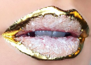 La nueva moda viral: labios de diamantes