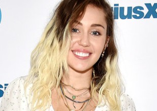 Miley Cyrus encontró algo que ni se imaginaba en el auto de su novio