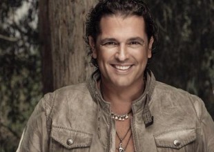 Así promociona Carlos Vives su canción “Robarte un Beso”