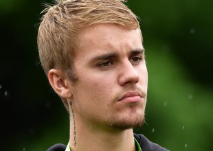 Justin Bieber apareció con una misteriosa chica