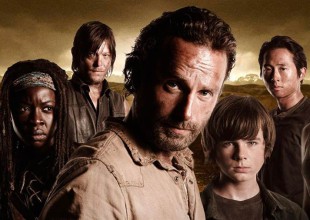 Fans de The Walking Dead odian al director de la serie