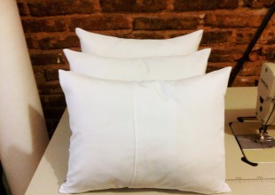 Compró almohadones por internet y recibió algo que no esperaba