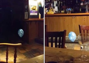 El aterrador video del fantasma que juega con un globo en un bar