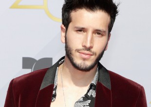 ¡Un amor! Sebastián Yatra le cantó a su mamá