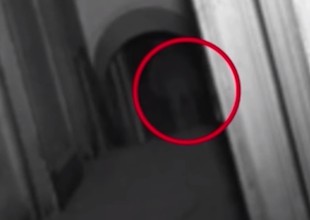 ¿Será verdad? Filman a un terrorífico fantasma en una mansión