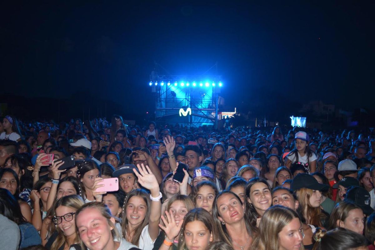 TINI brilló ante más de 25 mil personas en el Movistar Fri Music de Pinamar