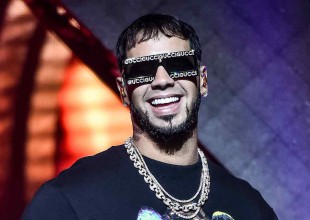 El grave error de Anuel AA en un show con Karol G