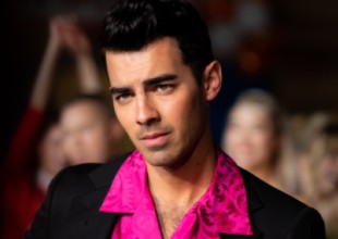 Joe Jonas sorprendió con un radical cambio de look