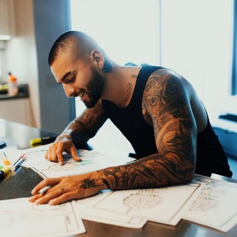 Maluma debuta como diseñador y lanza su línea de ropa