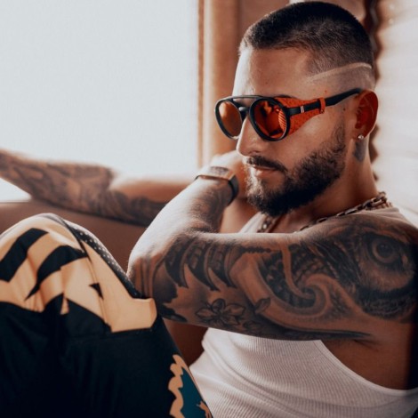 Maluma revolucionó las redes sociales con una polémica foto desnudo