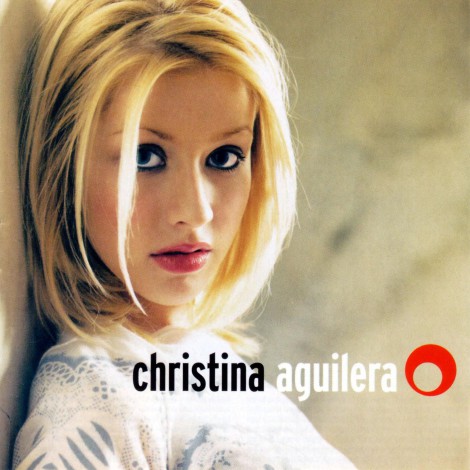 Christina Aguilera celebró los 22 años de su primer disco
