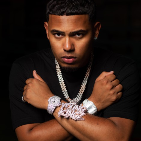 Myke Towers lanzó su nuevo single "Experimento"