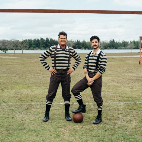 Carlos Vives y Camilo se juntaron para hacer "Baloncito viejo"