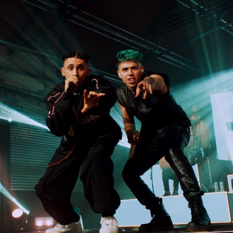LUCK RA LE ABRE LA PUERTA AL RAP ROMÁNTICO DE KHEA EN "HOLA PERDIDA"