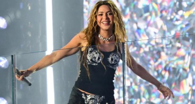 Shakira sorprendió a sus fans con un show gratuito en Times Square