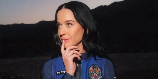 KATY PERRY CUMPLE SU SUEÑO Y VIAJA AL ESPACIO
