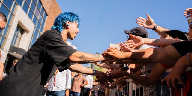 Una fiesta de música y gente: así fue el Estudio Abierto de LOS40 con Luck Ra