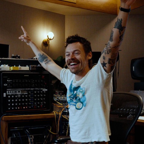 Harry Styles estrenó el videoclip de Dance No More y revolucionó a sus fans