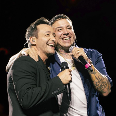 Luciano Pereyra estrena la versión en vivo de Me Enamoré de Ti junto a Sebastián Mendoza
