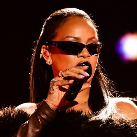 Rihanna sorprendió en Nueva York y volvió a cantar en vivo junto a Jay-Z